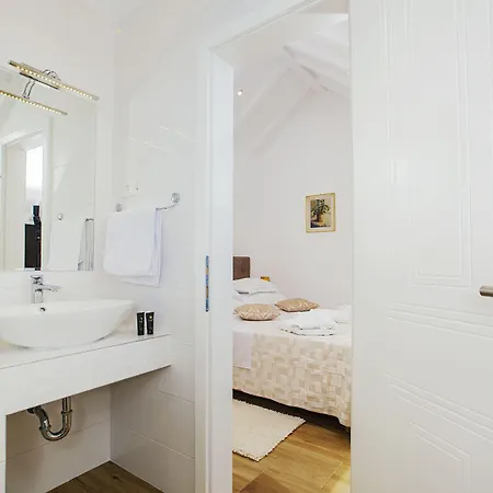 Otel Heritage Dea Hvar 4*