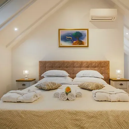 Heritage Dea Hvar 4*
