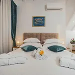 Heritage Dea Hvar 호텔 흐바르