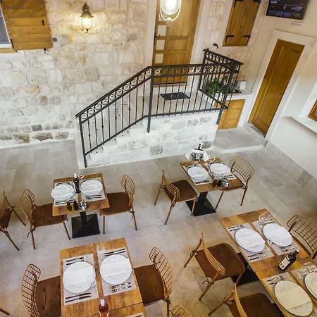 Heritage Dea Hvar Szálloda